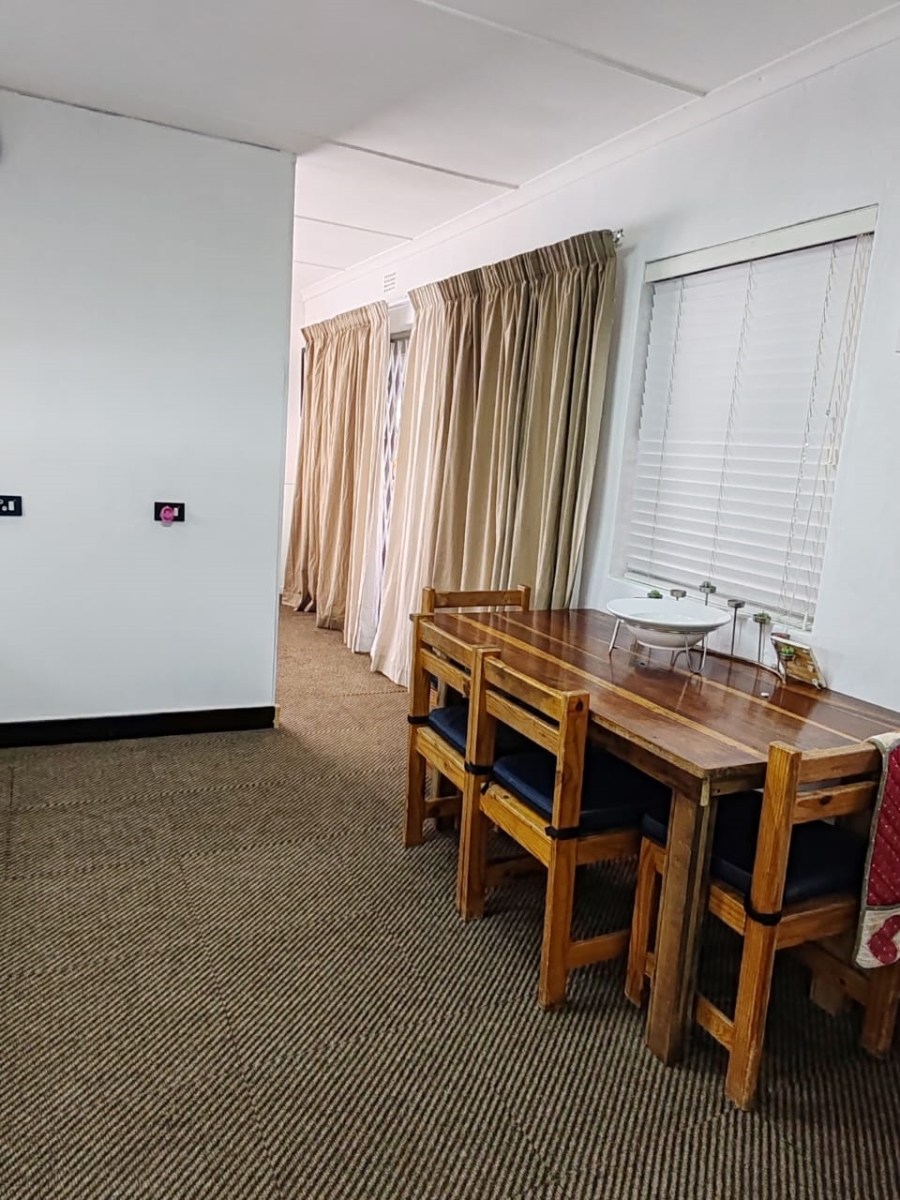 4 Bedroom Property for Sale in Palmiet Western Cape